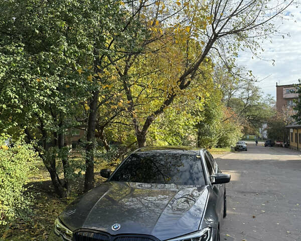 БМВ 3 Серия 2019 в Киеве на Automoto.ua Серый БМВ 3 Серия, объемом двигателя 2 л и пробегом 101 тыс. км за 28500 $, фото 1 на Automoto.ua