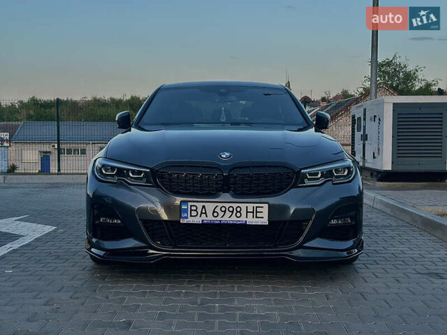 Серый БМВ 3 Серия, объемом двигателя 2 л и пробегом 67 тыс. км за 29250 $, фото 1 на Automoto.ua