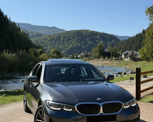 Серый БМВ 3 Серия, объемом двигателя 2 л и пробегом 109 тыс. км за 32800 $, фото 1 на Automoto.ua