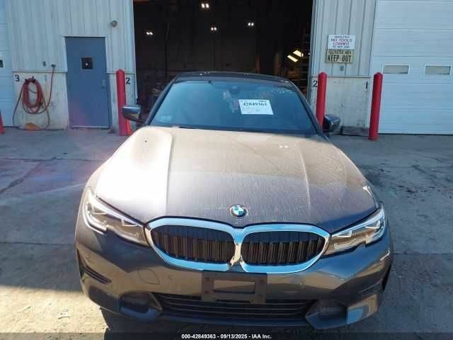 Серый БМВ 3 Серия, объемом двигателя 2 л и пробегом 51 тыс. км за 7000 $, фото 1 на Automoto.ua