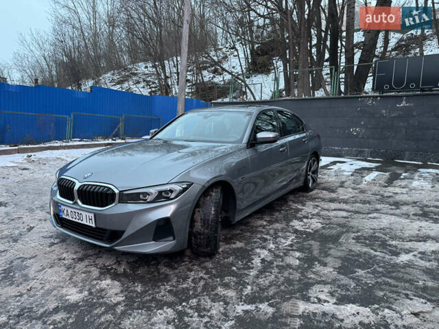 Серый БМВ 3 Серия, объемом двигателя 2 л и пробегом 52 тыс. км за 50000 $, фото 1 на Automoto.ua
