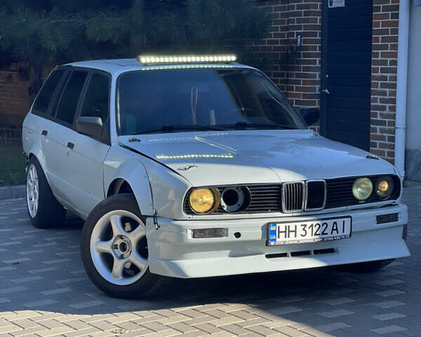 Серый БМВ 3 Серия, объемом двигателя 1.8 л и пробегом 420 тыс. км за 9500 $, фото 1 на Automoto.ua