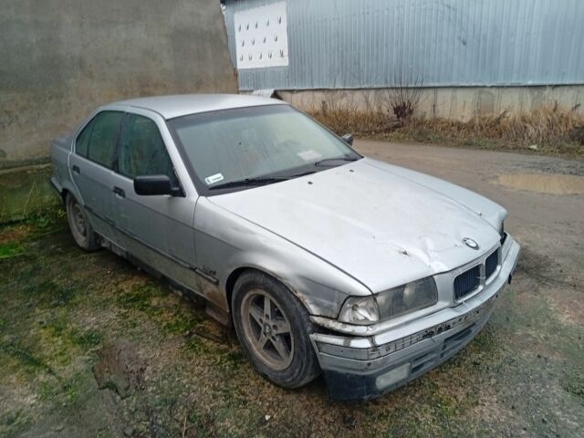 Серый БМВ 3 Серия, объемом двигателя 0 л и пробегом 130 тыс. км за 471 $, фото 1 на Automoto.ua