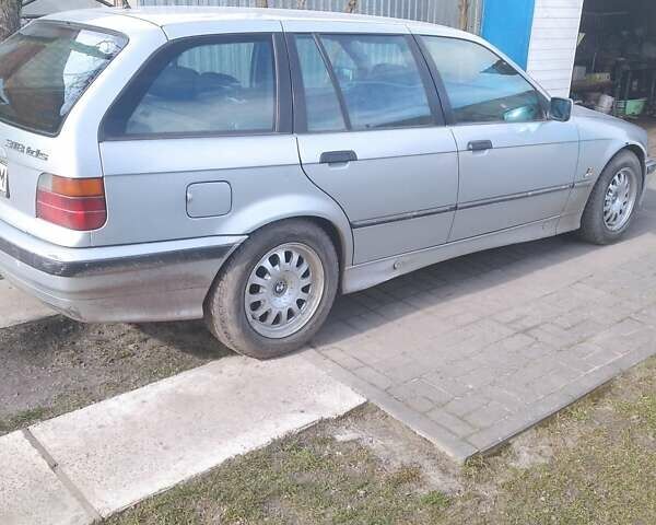 Серый БМВ 3 Серия, объемом двигателя 1.7 л и пробегом 290 тыс. км за 3450 $, фото 1 на Automoto.ua