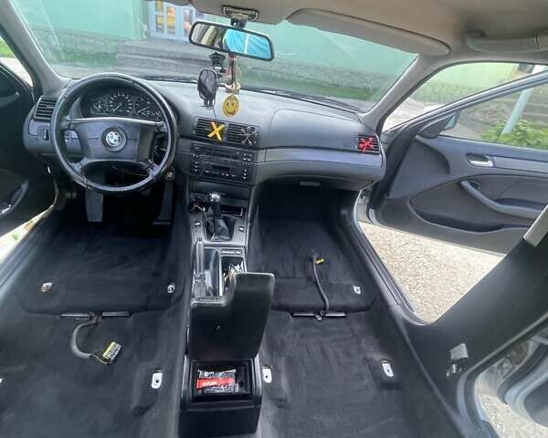 Серый БМВ 3 Серия, объемом двигателя 2 л и пробегом 360 тыс. км за 4600 $, фото 1 на Automoto.ua