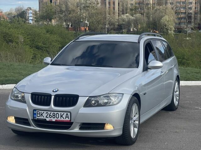 Серый БМВ 3 Серия, объемом двигателя 2 л и пробегом 275 тыс. км за 5900 $, фото 1 на Automoto.ua