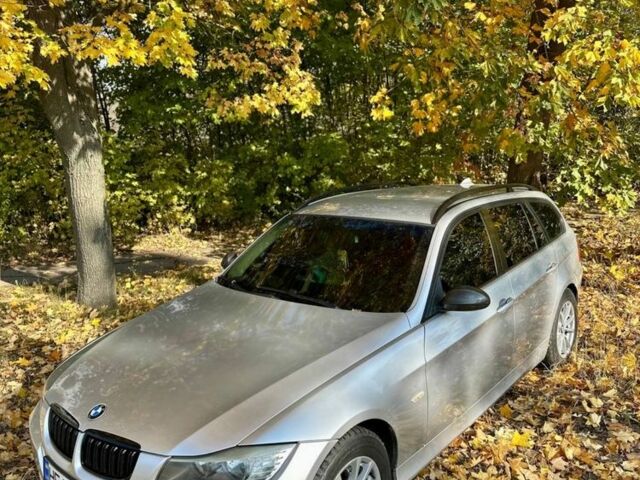 Серый БМВ 3 Серия, объемом двигателя 2 л и пробегом 300 тыс. км за 6300 $, фото 1 на Automoto.ua