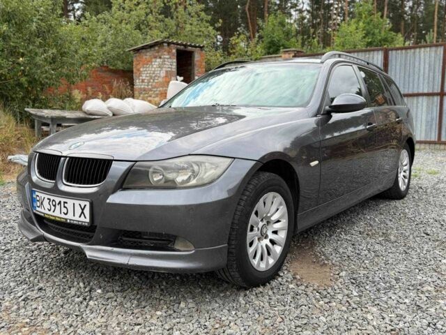 Серый БМВ 3 Серия, объемом двигателя 2 л и пробегом 300 тыс. км за 4750 $, фото 1 на Automoto.ua