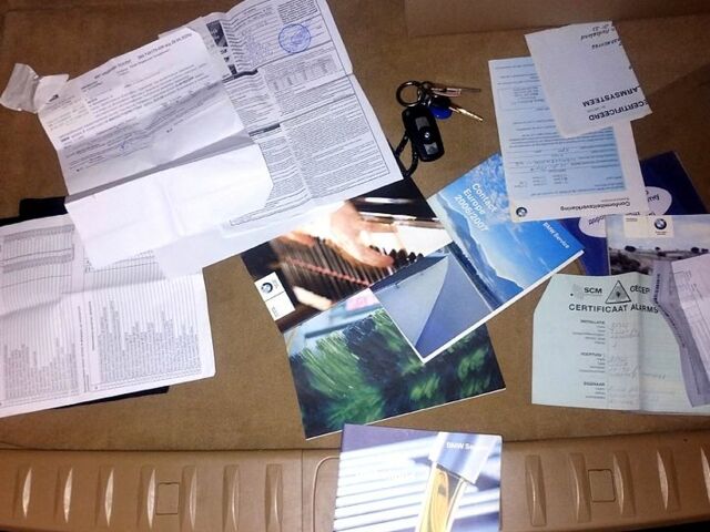 Серый БМВ 3 Серия, объемом двигателя 3 л и пробегом 331 тыс. км за 8300 $, фото 1 на Automoto.ua