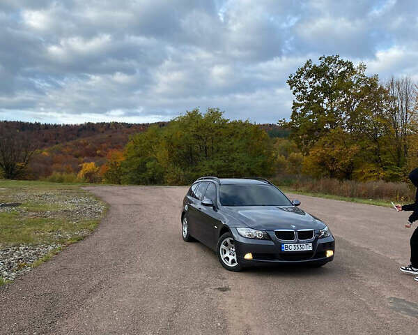 Серый БМВ 3 Серия, объемом двигателя 2 л и пробегом 239 тыс. км за 6500 $, фото 1 на Automoto.ua