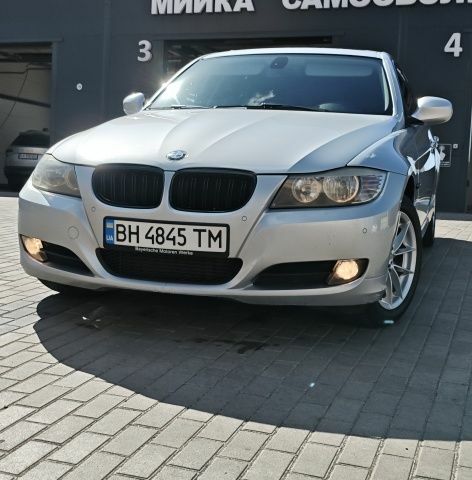 Серый БМВ 3 Серия, объемом двигателя 2 л и пробегом 321 тыс. км за 7700 $, фото 1 на Automoto.ua