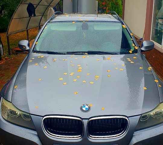 Сірий БМВ 3 Серія, об'ємом двигуна 2 л та пробігом 28000 тис. км за 9500 $, фото 1 на Automoto.ua