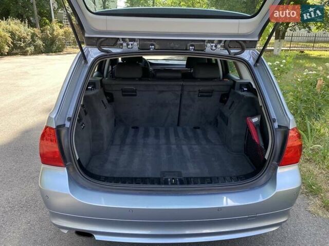 Серый БМВ 3 Серия, объемом двигателя 2 л и пробегом 73 тыс. км за 10800 $, фото 1 на Automoto.ua