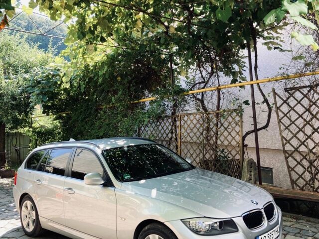 Серый БМВ 3 Серия, объемом двигателя 2 л и пробегом 247 тыс. км за 9800 $, фото 1 на Automoto.ua