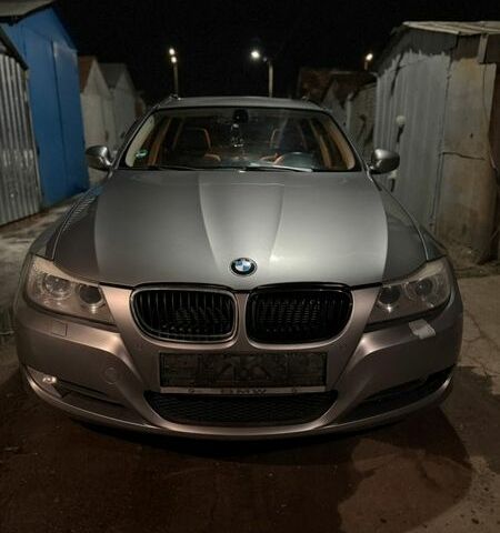 Серый БМВ 3 Серия, объемом двигателя 2 л и пробегом 210 тыс. км за 6100 $, фото 1 на Automoto.ua