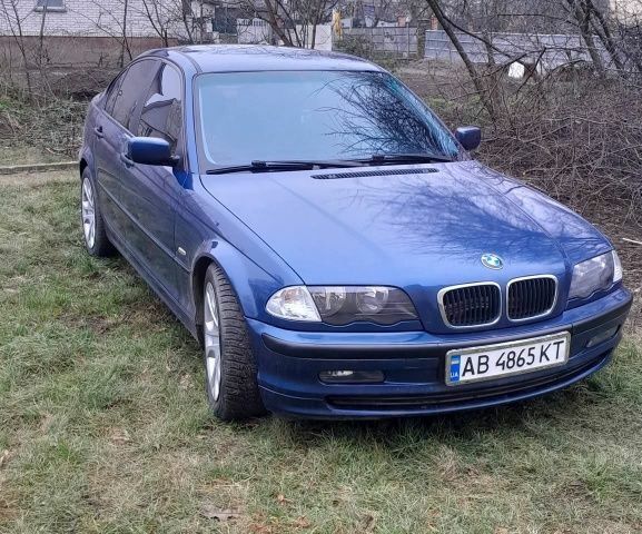 Синий БМВ 3 Серия, объемом двигателя 1.9 л и пробегом 379 тыс. км за 4750 $, фото 1 на Automoto.ua