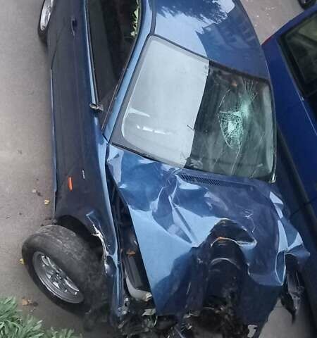 Синій БМВ 3 Серія, об'ємом двигуна 1.8 л та пробігом 240 тис. км за 500 $, фото 1 на Automoto.ua