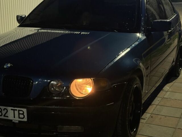 Синий БМВ 3 Серия, объемом двигателя 1.8 л и пробегом 330 тыс. км за 3000 $, фото 1 на Automoto.ua