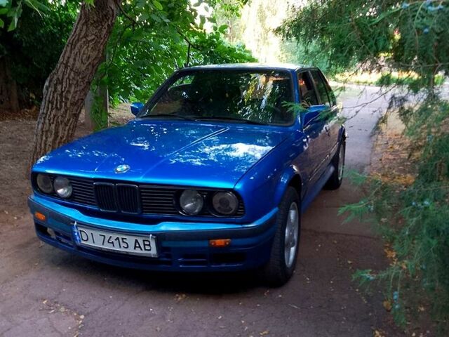 Синий БМВ 3 Серия, объемом двигателя 1.8 л и пробегом 300 тыс. км за 1650 $, фото 1 на Automoto.ua