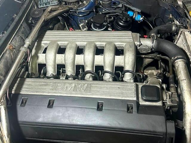 Синій БМВ 3 Серія, об'ємом двигуна 2.4 л та пробігом 360 тис. км за 1500 $, фото 1 на Automoto.ua