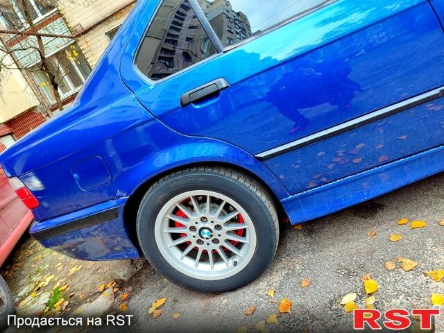 Синий БМВ 3 Серия, объемом двигателя 2 л и пробегом 334 тыс. км за 3700 $, фото 1 на Automoto.ua