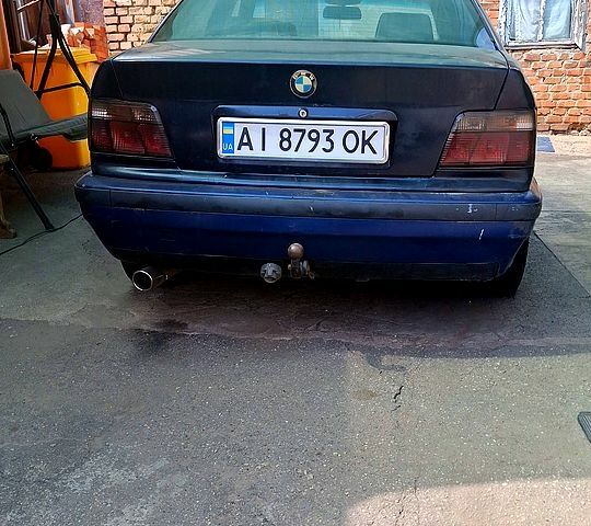 Синій БМВ 3 Серія, об'ємом двигуна 2.5 л та пробігом 300 тис. км за 2200 $, фото 1 на Automoto.ua