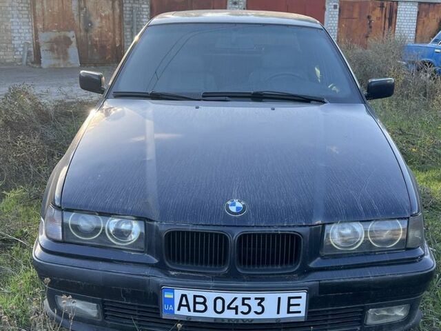 Синій БМВ 3 Серія, об'ємом двигуна 1.8 л та пробігом 255 тис. км за 2107 $, фото 1 на Automoto.ua