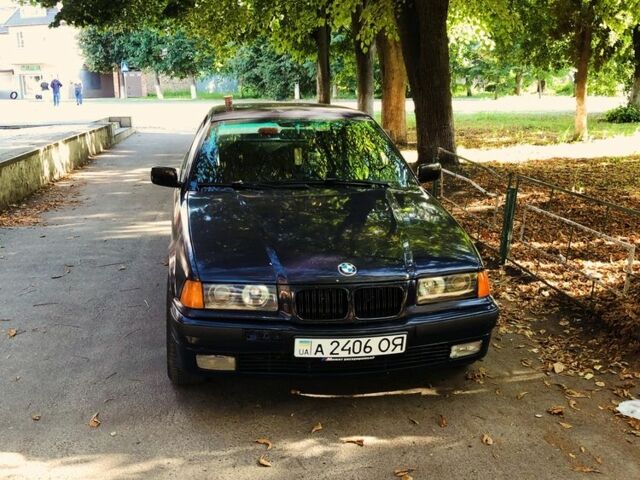 Синій БМВ 3 Серія, об'ємом двигуна 1.8 л та пробігом 398 тис. км за 1999 $, фото 1 на Automoto.ua