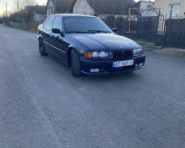 Синій БМВ 3 Серія, об'ємом двигуна 1.8 л та пробігом 350 тис. км за 2550 $, фото 1 на Automoto.ua