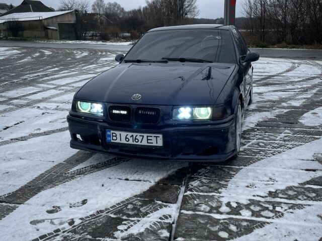 Синий БМВ 3 Серия, объемом двигателя 1.8 л и пробегом 40 тыс. км за 1600 $, фото 1 на Automoto.ua