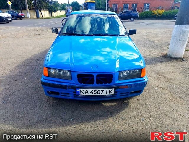 Синій БМВ 3 Серія, об'ємом двигуна 1.6 л та пробігом 310 тис. км за 1600 $, фото 1 на Automoto.ua