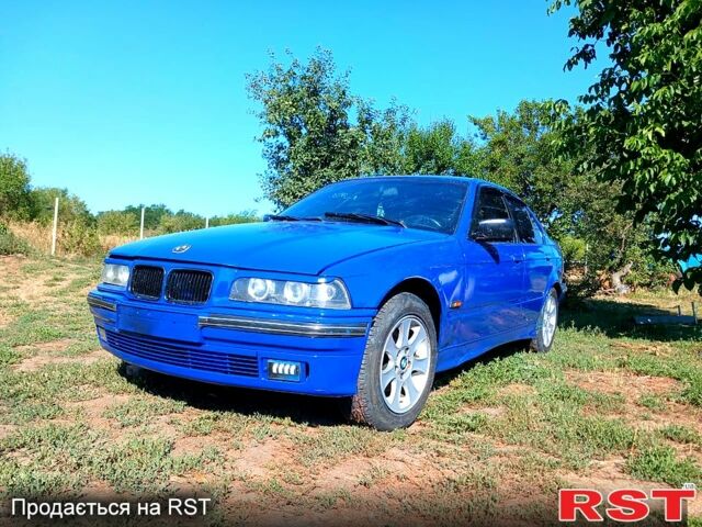 Синий БМВ 3 Серия, объемом двигателя 1.8 л и пробегом 0 тыс. км за 2200 $, фото 1 на Automoto.ua