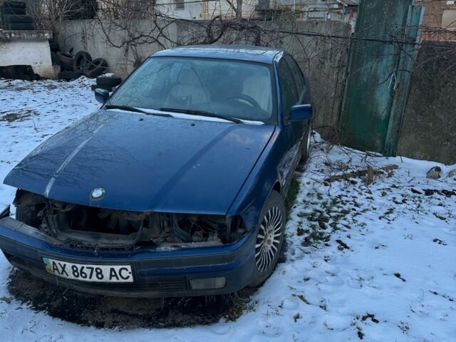 Синий БМВ 3 Серия, объемом двигателя 1.8 л и пробегом 280 тыс. км за 1400 $, фото 1 на Automoto.ua