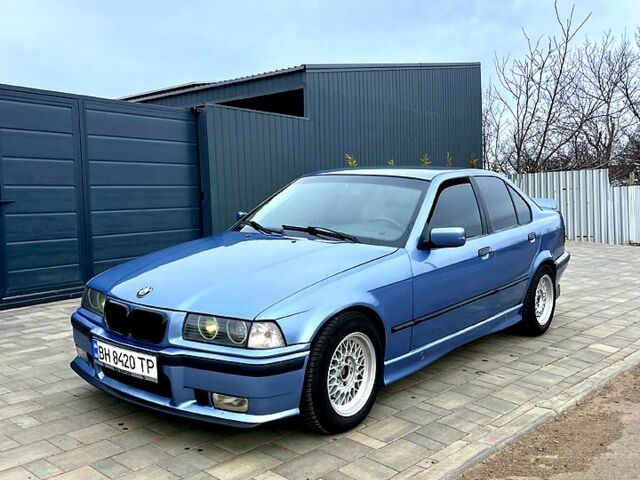 Синий БМВ 3 Серия, объемом двигателя 1.8 л и пробегом 280 тыс. км за 4000 $, фото 1 на Automoto.ua