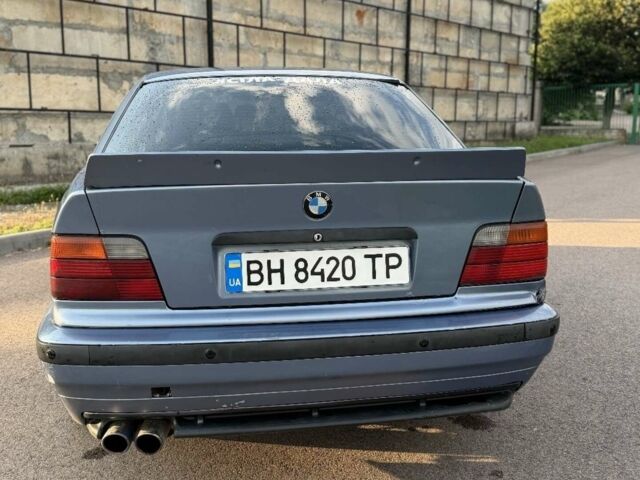 Синий БМВ 3 Серия, объемом двигателя 1.8 л и пробегом 300 тыс. км за 2600 $, фото 1 на Automoto.ua