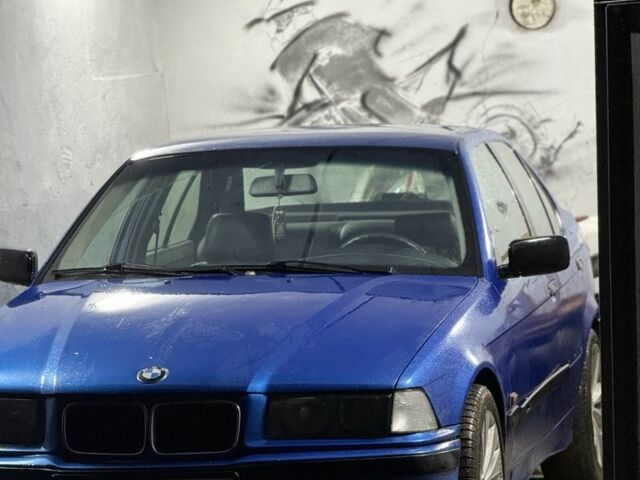 Синій БМВ 3 Серія, об'ємом двигуна 2 л та пробігом 100 тис. км за 2900 $, фото 1 на Automoto.ua