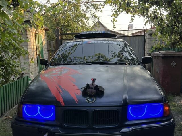 Синий БМВ 3 Серия, объемом двигателя 1.6 л и пробегом 300 тыс. км за 1597 $, фото 1 на Automoto.ua