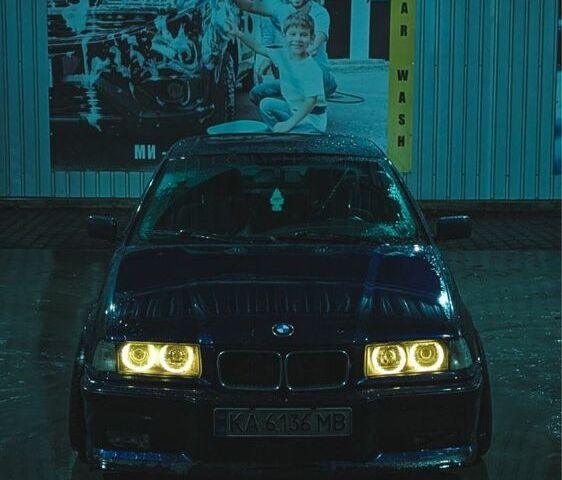 Синий БМВ 3 Серия, объемом двигателя 2.5 л и пробегом 400 тыс. км за 4500 $, фото 1 на Automoto.ua