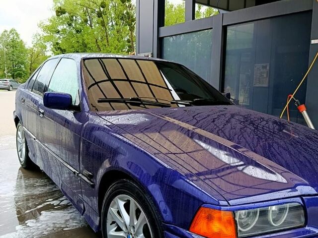 Синий БМВ 3 Серия, объемом двигателя 1.8 л и пробегом 0 тыс. км за 2900 $, фото 1 на Automoto.ua