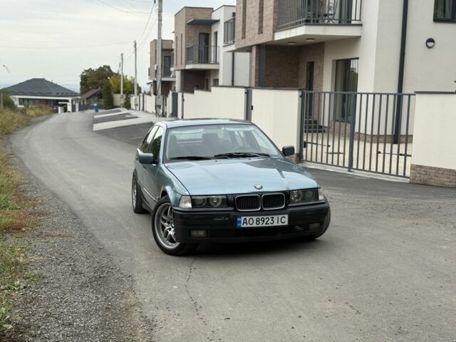 Синий БМВ 3 Серия, объемом двигателя 2 л и пробегом 280 тыс. км за 2500 $, фото 1 на Automoto.ua