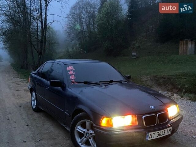 Синий БМВ 3 Серия, объемом двигателя 1.8 л и пробегом 313 тыс. км за 1800 $, фото 1 на Automoto.ua