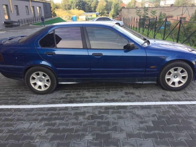 Синий БМВ 3 Серия, объемом двигателя 0 л и пробегом 250 тыс. км за 3000 $, фото 1 на Automoto.ua