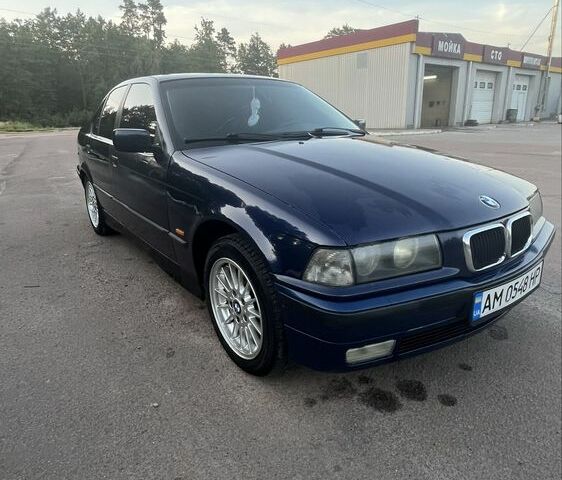 Синий БМВ 3 Серия, объемом двигателя 1.8 л и пробегом 400 тыс. км за 3000 $, фото 1 на Automoto.ua