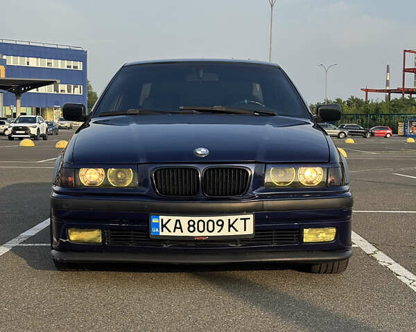 Синий БМВ 3 Серия, объемом двигателя 2 л и пробегом 322 тыс. км за 5000 $, фото 1 на Automoto.ua