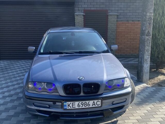 Синий БМВ 3 Серия, объемом двигателя 2 л и пробегом 300 тыс. км за 3011 $, фото 1 на Automoto.ua