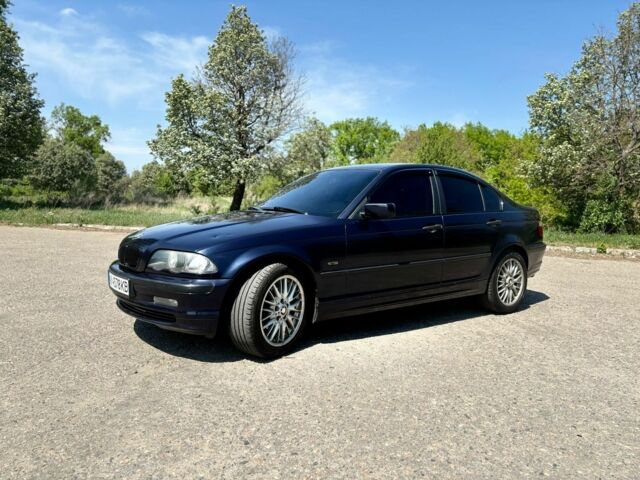 Синий БМВ 3 Серия, объемом двигателя 1 л и пробегом 300 тыс. км за 4500 $, фото 1 на Automoto.ua