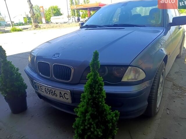 Синий БМВ 3 Серия, объемом двигателя 2 л и пробегом 400 тыс. км за 3500 $, фото 1 на Automoto.ua