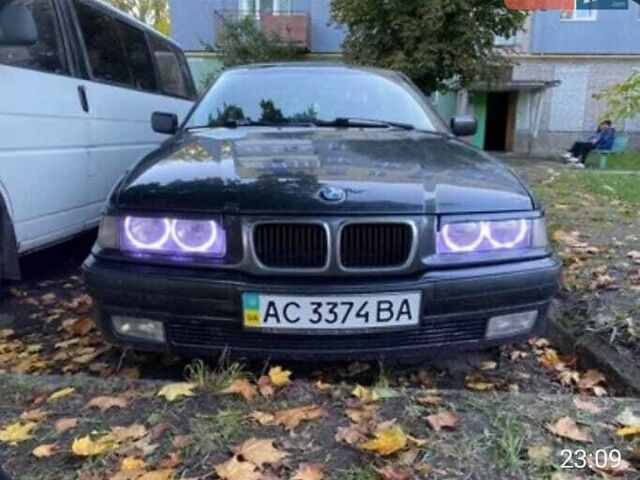 Синий БМВ 3 Серия, объемом двигателя 1.8 л и пробегом 300 тыс. км за 4500 $, фото 1 на Automoto.ua