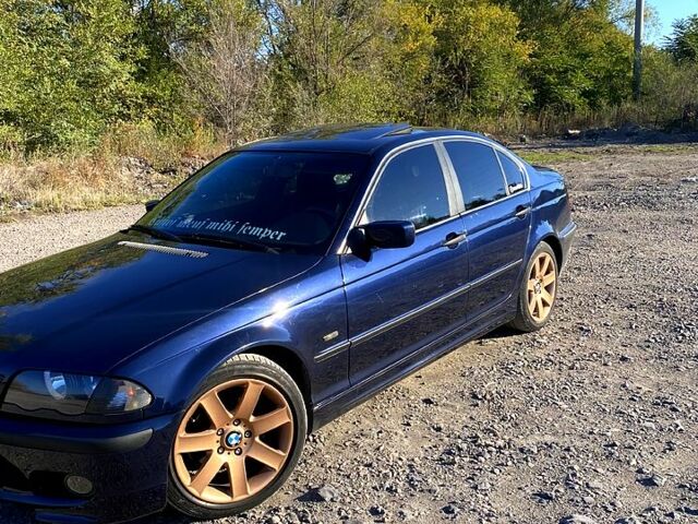 Синий БМВ 3 Серия, объемом двигателя 2 л и пробегом 300 тыс. км за 6000 $, фото 1 на Automoto.ua