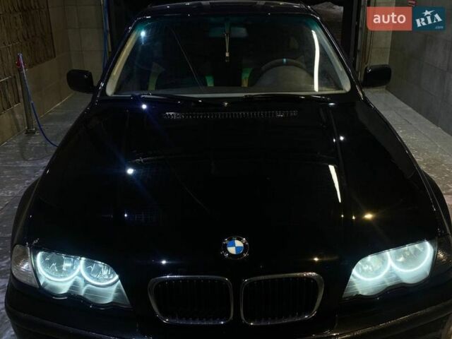 Синий БМВ 3 Серия, объемом двигателя 2 л и пробегом 325 тыс. км за 3900 $, фото 1 на Automoto.ua